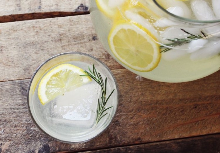 citron-rosmarin-limonad-recept-sommar