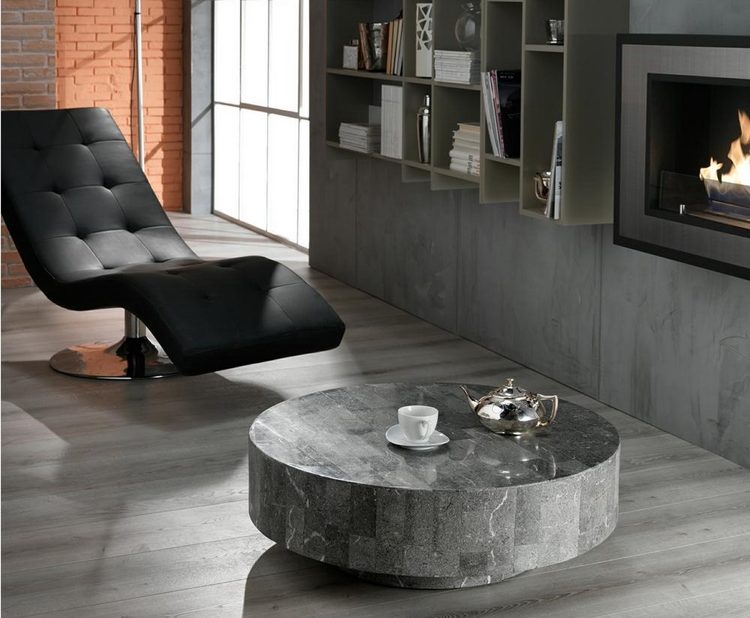 Sten soffbord grå-rund-låg-vardagsrum-slappna fåtölj