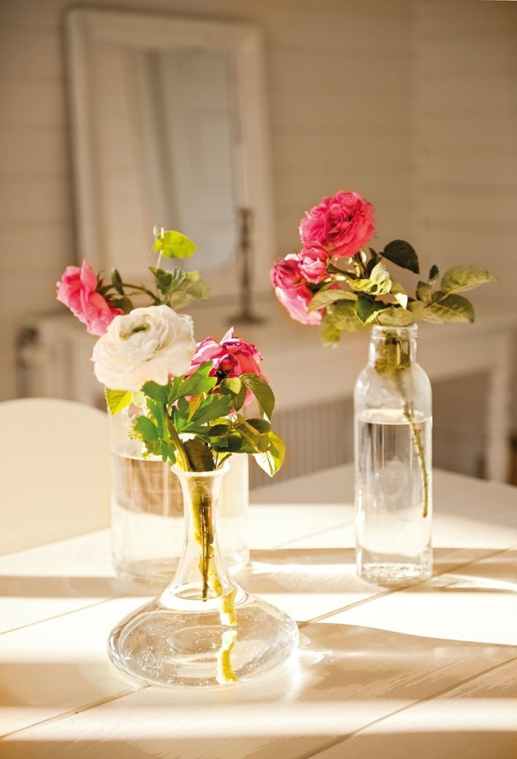 dekoration-idéer-snitt-blommor-rosor-enda-blommor-glas-vaser