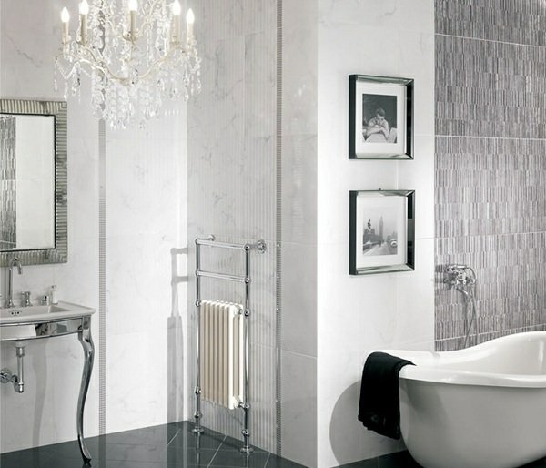 elegant-grå-marmor-kakel-klassiskt-badrum