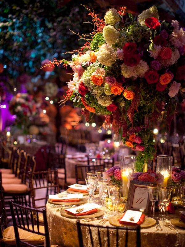 trädgård-bröllop-idéer-blomma-dekoration-bord
