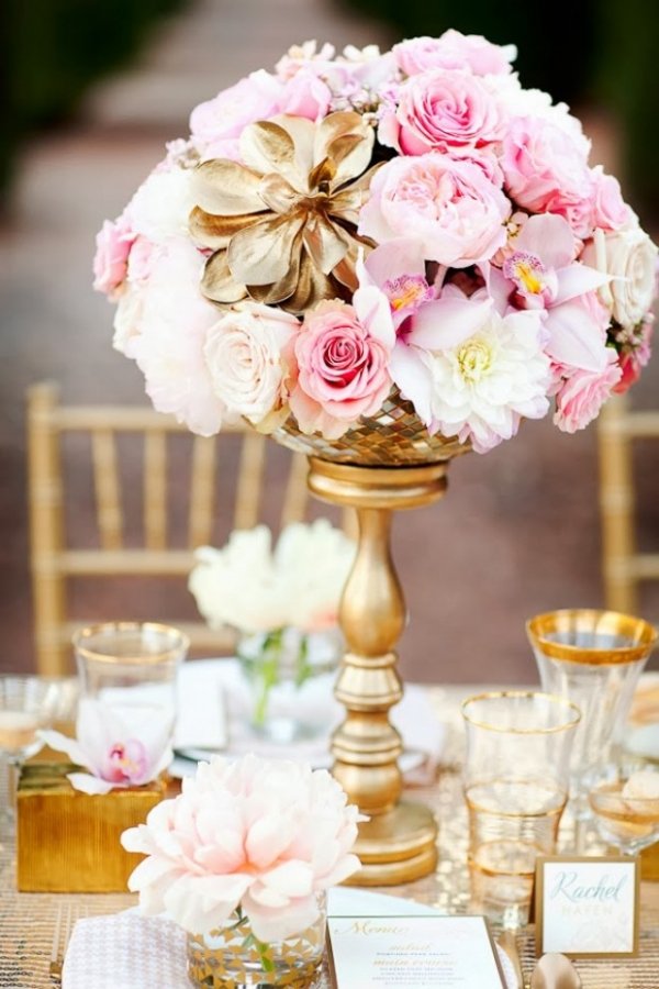 blomma-bukett-idé-gäst-bord-bröllop