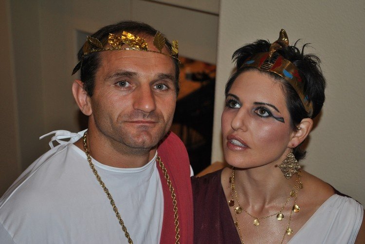 nyårsafton-fest-idéer-kända-par-caesar-cleopatra