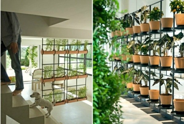 Hängande blomkrukor hemma sparar utrymme vardagsrumsdesign