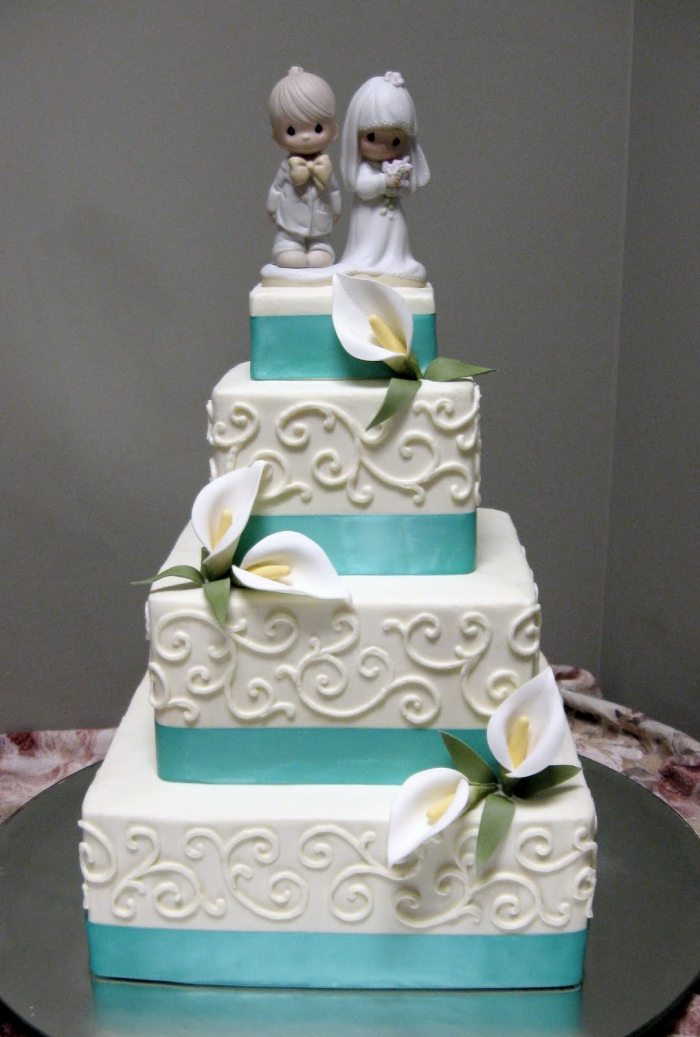 Fyrkantig-bröllop-tårta-multi-tiered-calla-dekoration-tårta-figurer