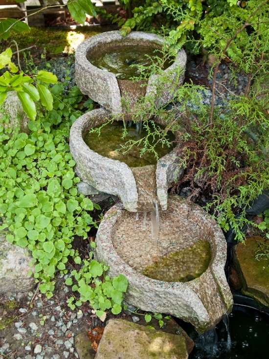 Natursten fontän design terrasserad på 3 nivåer