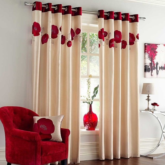 idéer för gardiner blommor rosa röda kontraster som dekoration