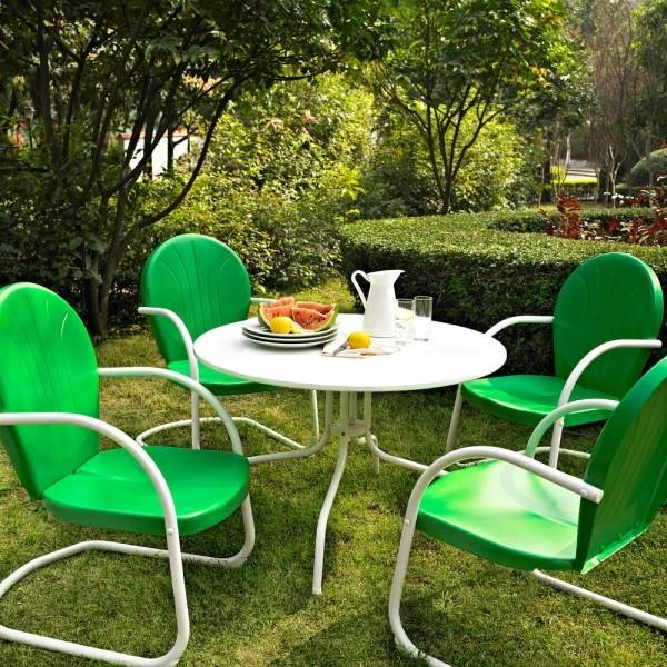 Trädgårdstolar-fribärare-grön-utemöbler-set-sommar-trädgård