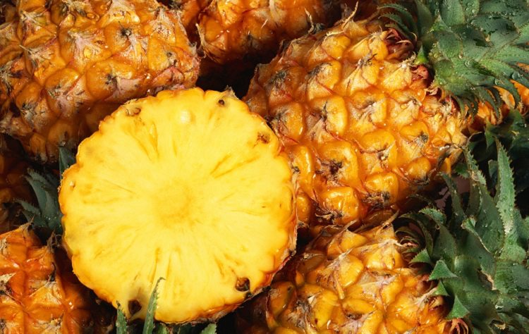 Ananasbromeline -vitaminer Enzymer för platt mage