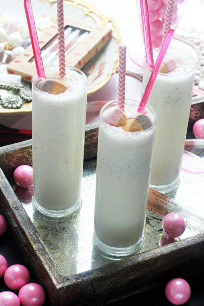 Kaffe-au-lait-med-vanilj-karamell-skaka-och-marshmallow-toppning
