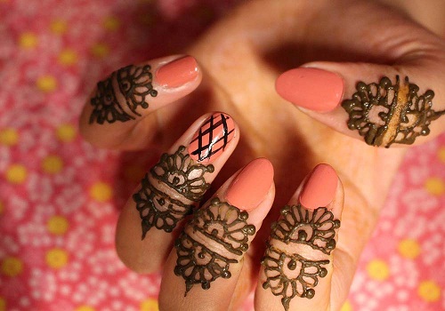 Puolipyöreät silmukat Henna Design