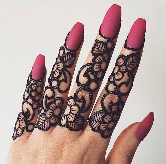 Tyylikäs Finger Mehndi Design