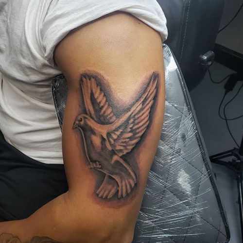 Kauniit kyyhkynen tatuointimallit 10
