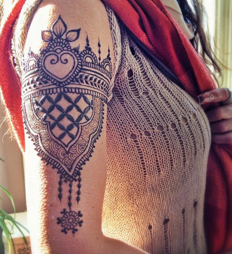 Arabialaiset Mehndi -tatuointimallit aseille