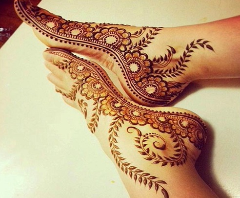 Mehndi Tattoo mallit jalalla