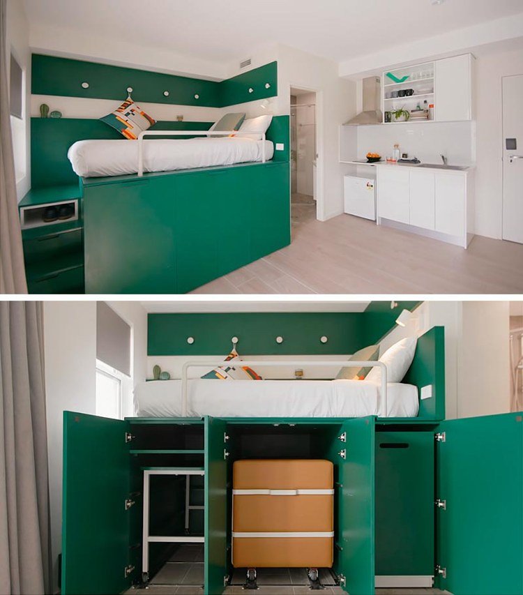 20 kvm lägenhet med multifunktionella möbler som en loftsäng med förvaringsutrymme för bord och garderob