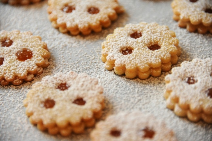 linzer-augen-jul-platser-recept-valnötter-smör