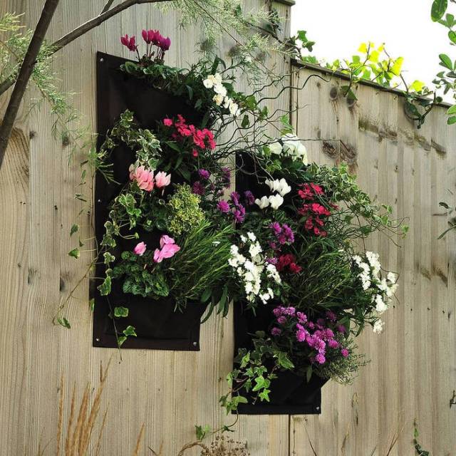 idéer gård trädgård design trädgård staket försköna vertikala trädgårdar blommor