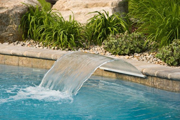 pool-vatten-fall-modern-design