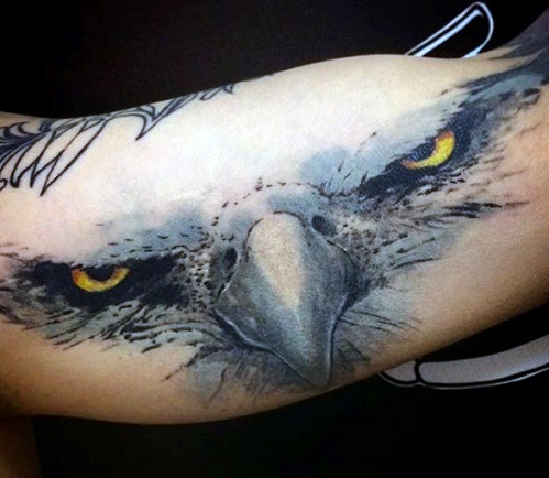 Ισχυρό σχέδιο τατουάζ ματιών Eagle