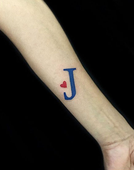 Μοναδικό τατουάζ J Alphabet