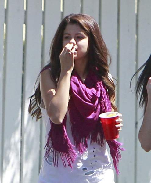 Selena Gomez ilman meikkiä 2