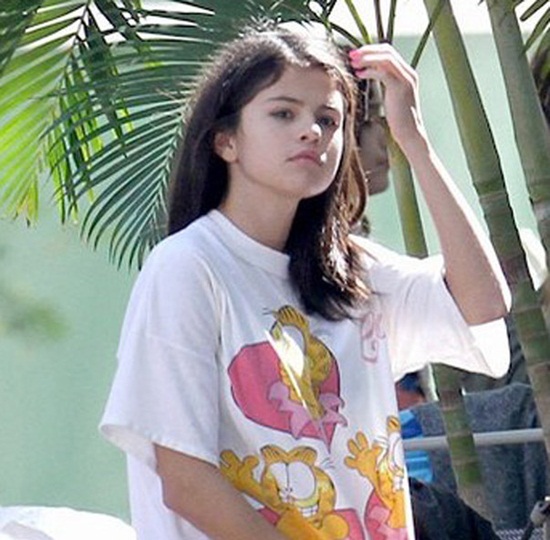 Selena Gomez ilman meikkiä 4
