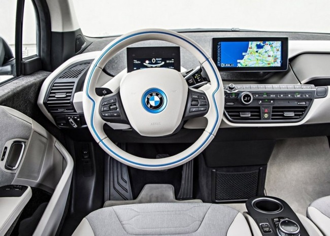 2014 BMW i3 test interiör display ratt el