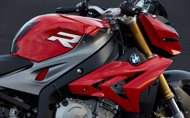 2014 BMW S 1000 motorcykel röd