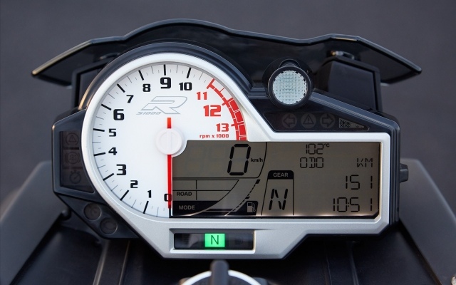2014 BMW 1000 R motorcykelhastighet