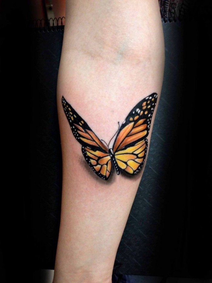 idéer-fjäril-tatuering-monark-3D-illustration-på-underarmen