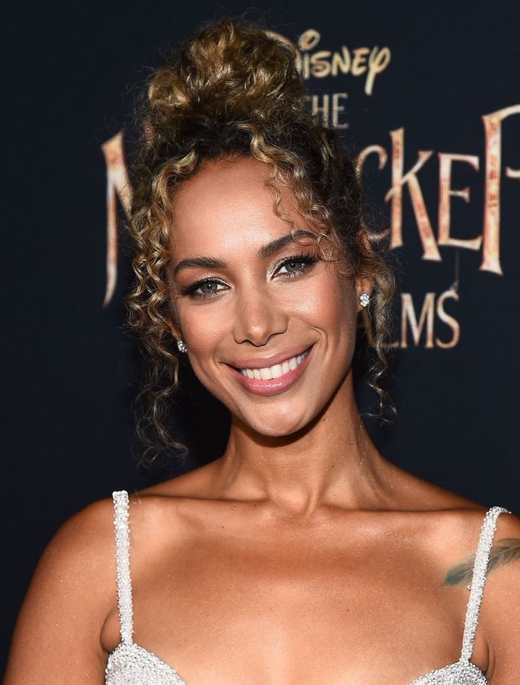 lockar och ponny frisyr av leona lewis