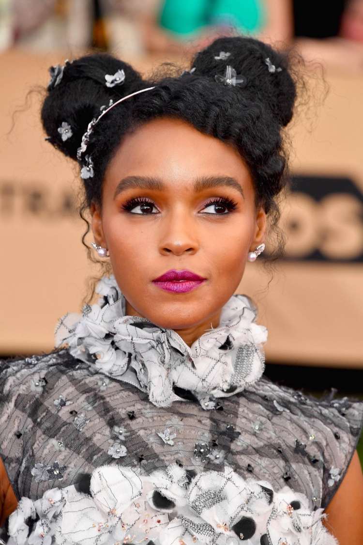 Space buns frisyr av Janelle Monáe