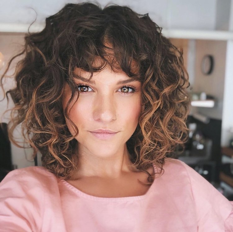 lockar bob med lugg och balayage tips