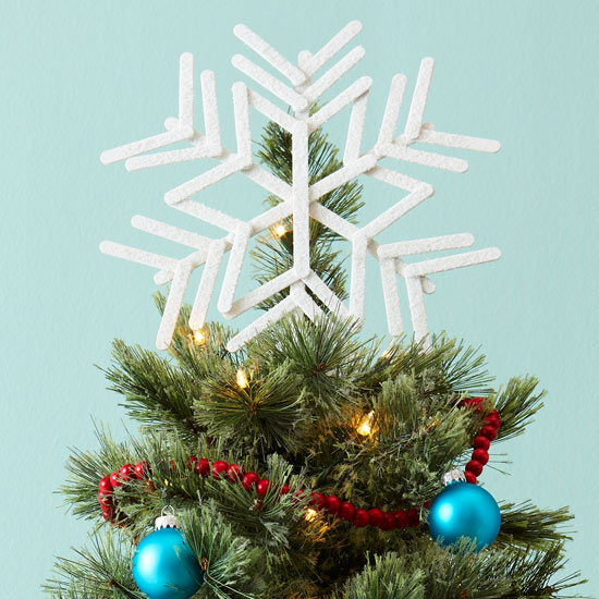stränga träpinnar gör dina egna hantverksidéer till julgranstoppar