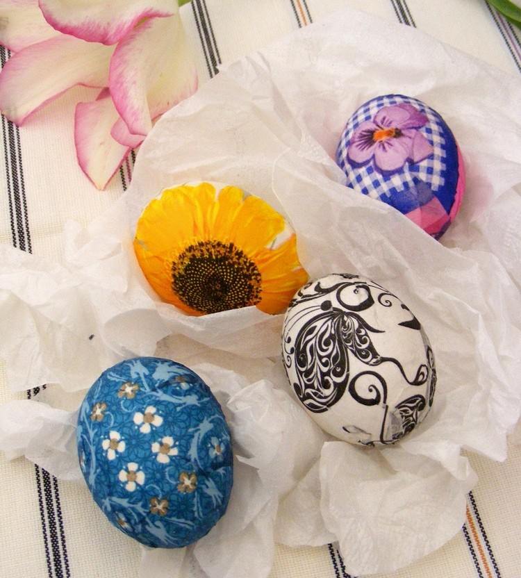 vacker-påsk-dekoration-påsk-ägg-servett-teknik-dekorera