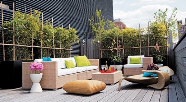 Idéer för terrassdesign modern stil elegant inte överbelastad vacker känslig färgpalett