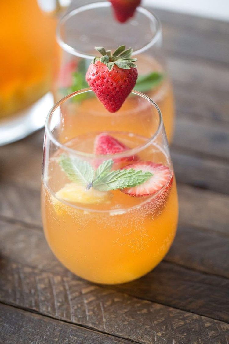 cocktailrecept vår limoncello spritz jordgubbar