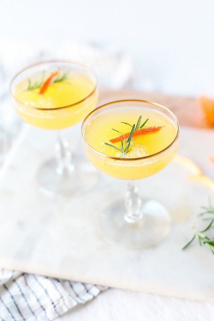 cocktailrecept vår slementin mimosa rosmarin