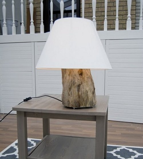 deco -idéer från trädstammselement i den inre bordslampans dekoration
