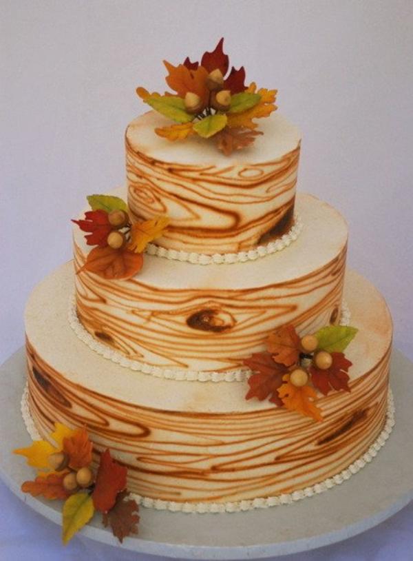 ekollon-dekoration-träd-form-vit-tårta-bröllop