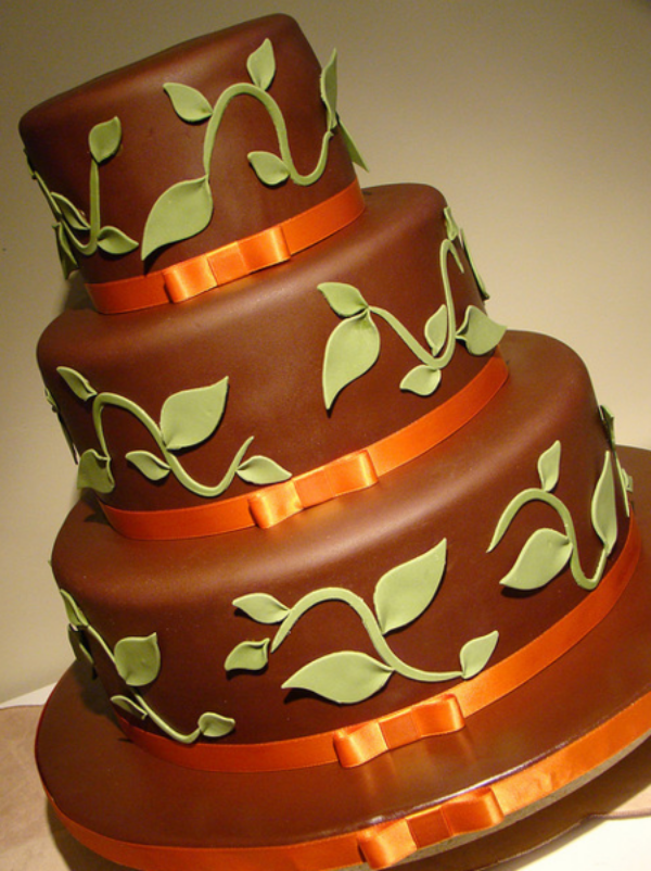 original-brun-grön-bröllop-tårta-hersbt