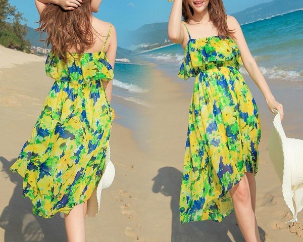 spegel-effekt-sommar-klänning-strand-kvinna
