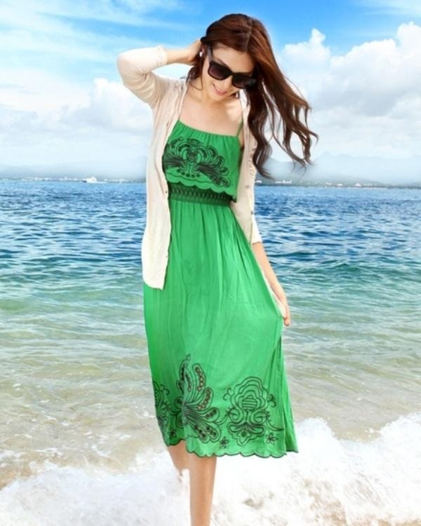 snygg-outfit-klänning-grönt-strand-mode