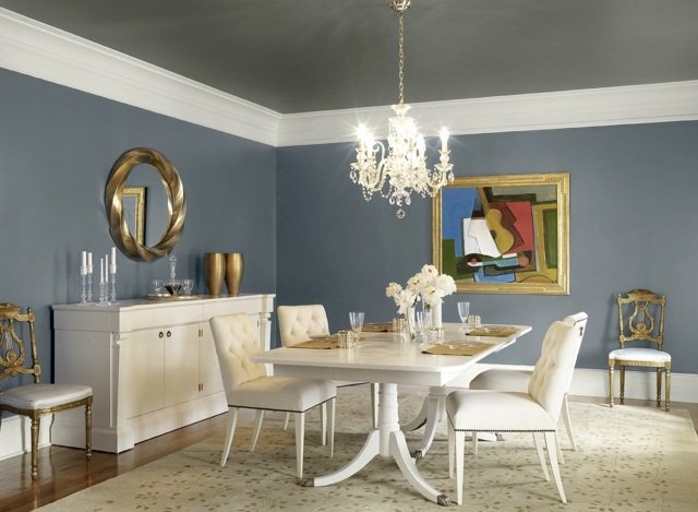 kalla färger grå pastellblå vita möbler matbord stolar