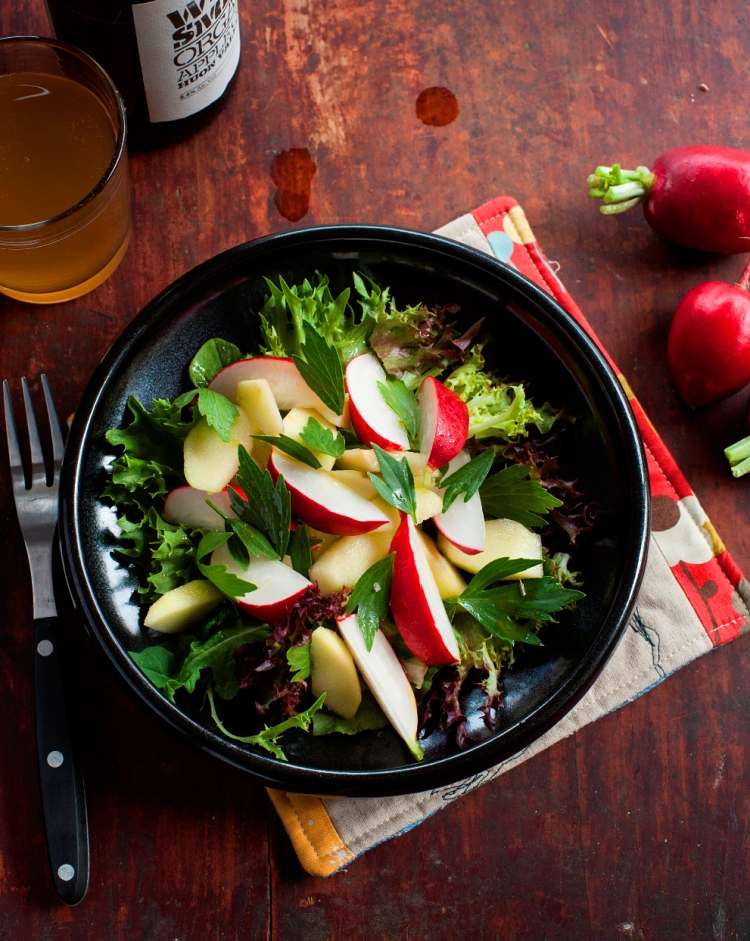 Äpple-rädisa-sallad-recept-valnöt-olja