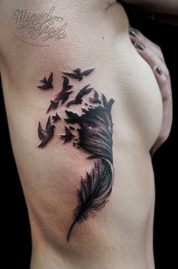 Απλά τατουάζ στυλ με φτερά