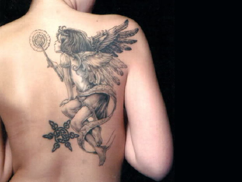 Όμορφα σχέδια τατουάζ Angel με εικόνες