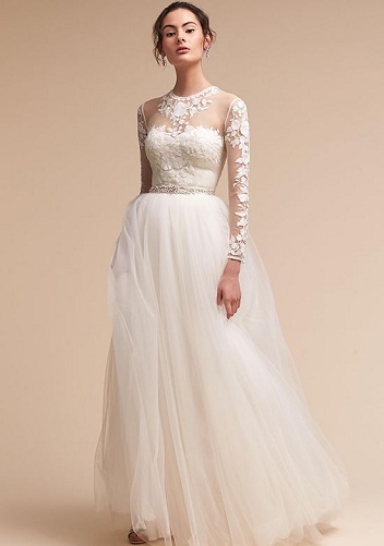 Απλό λευκό φόρεμα με φούστα με δίχτυ