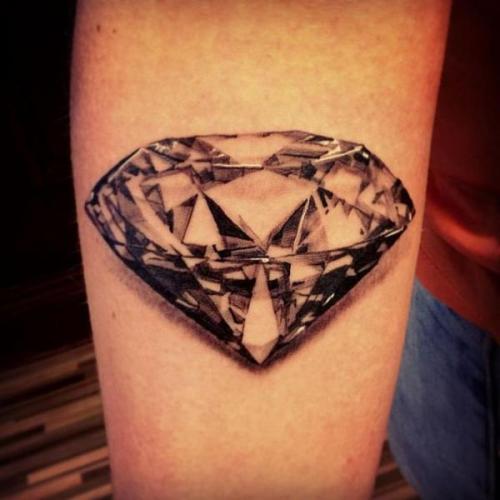Τρισδιάστατο μοτίβο τατουάζ διαμαντιών